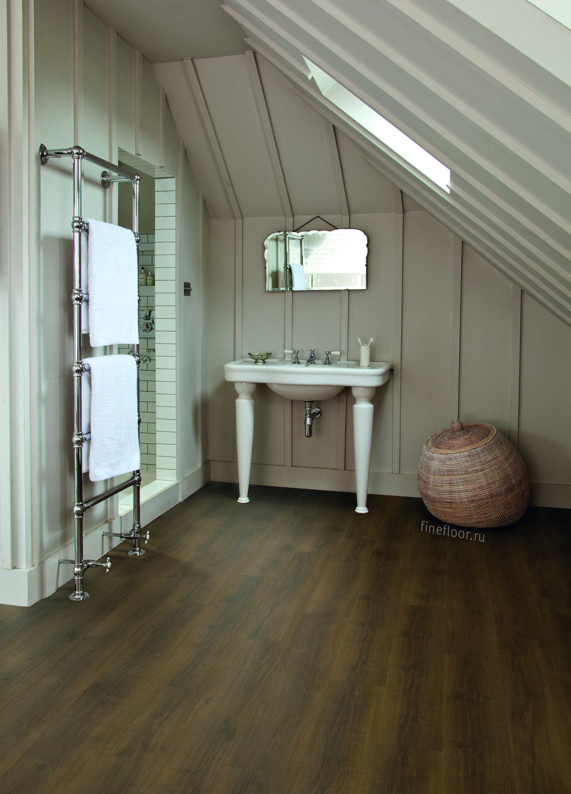 Пример интерьера с ПВХ плиткой